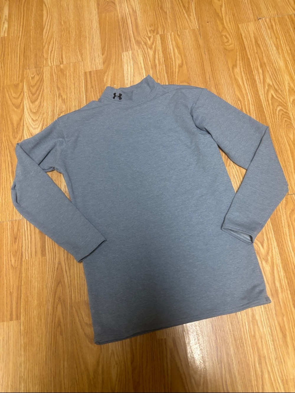Under Armour Heather Gray Long Sleeve Mock Neck Top
